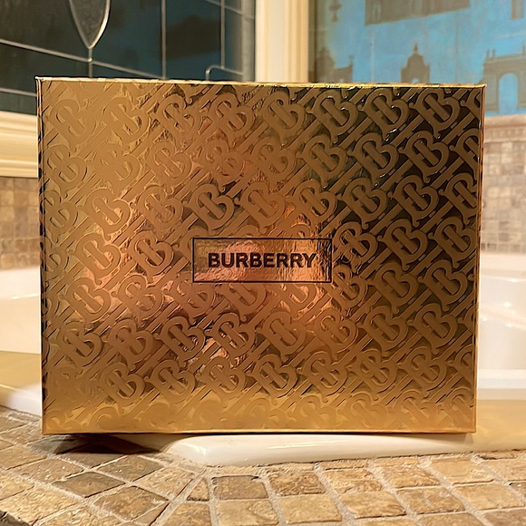 Burberry Other - Burberry gift box
